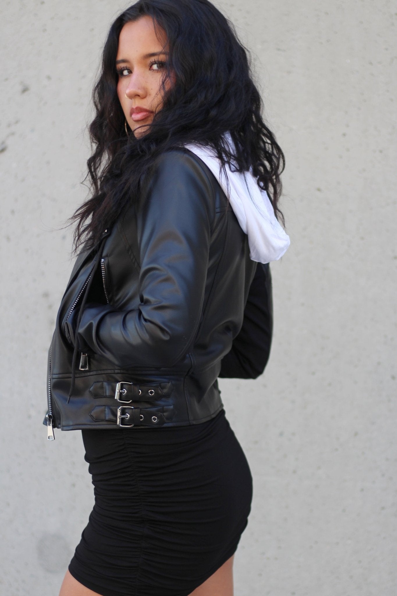 Cropped Hoodie - EMMYDEVEAUX
