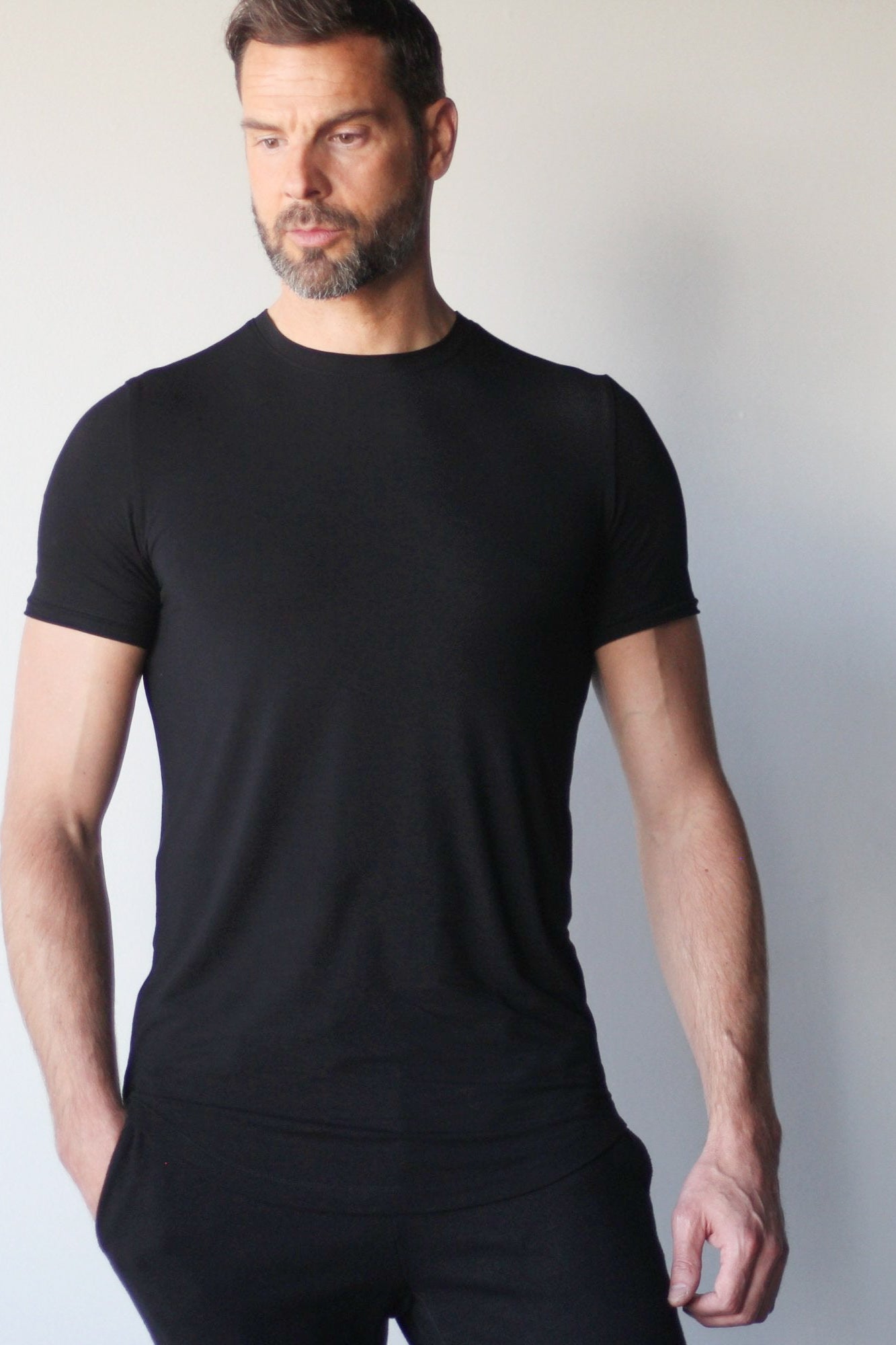 Men's Single Layered Relaxed Fit T-Shirt - EMMYDEVEAUX