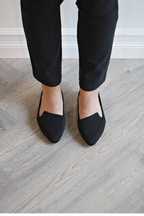 The Lawrence Flat Shoe - EMMYDEVEAUX